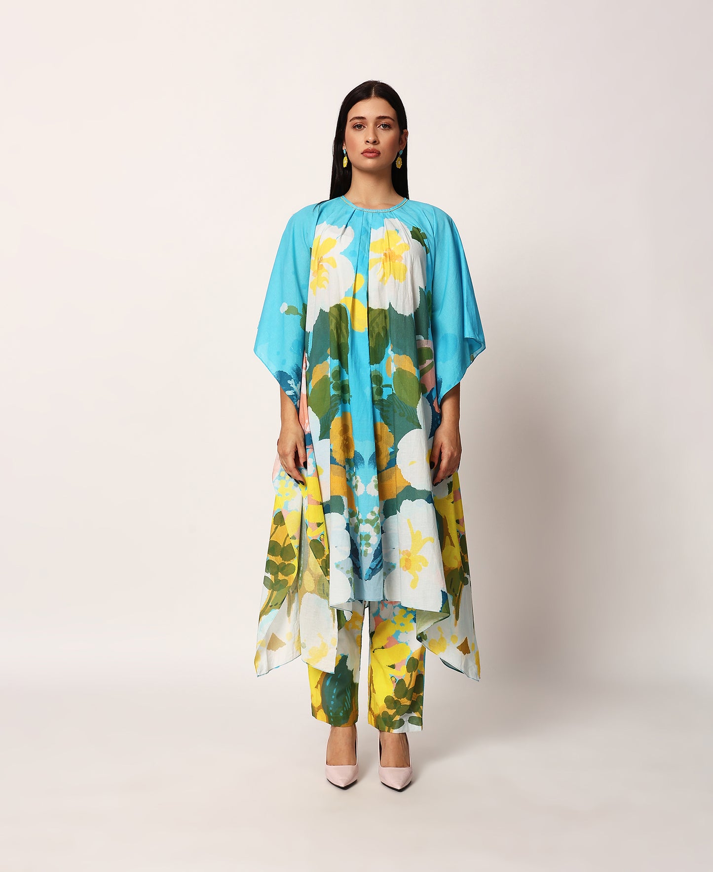 Kosumosu blue kaftaan set