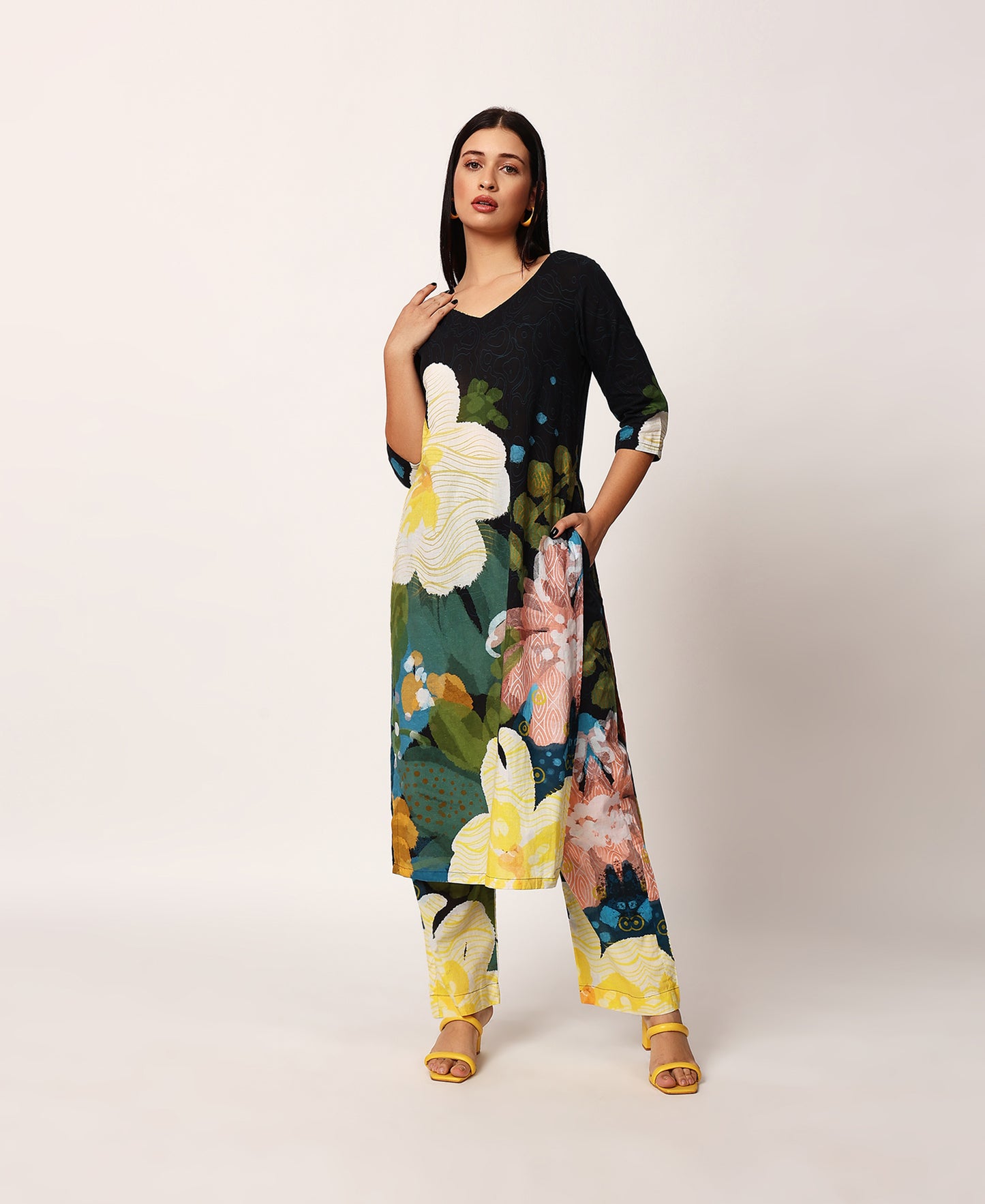 Kosumosu black kurta set