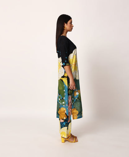 Kosumosu black kurta set