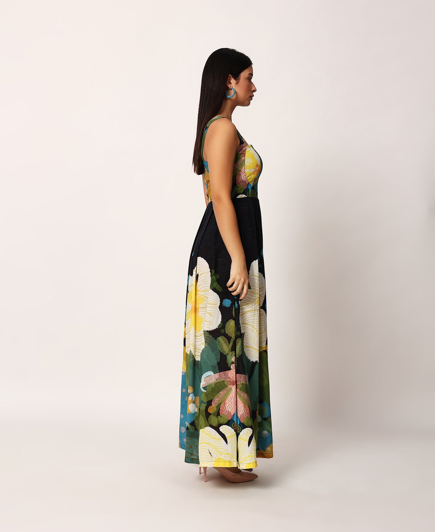 Kosumosu black dress