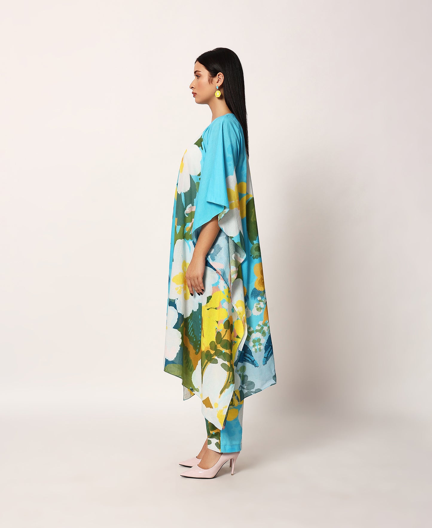 Kosumosu blue kaftaan set