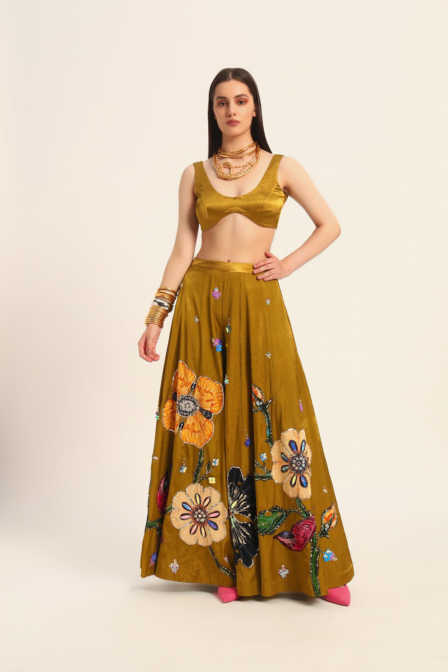 Inaya Sharara set